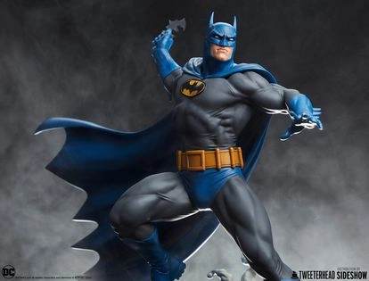 DC Comics Batman Retro Edition 1/6 Scale Maquette by Tweeterhead