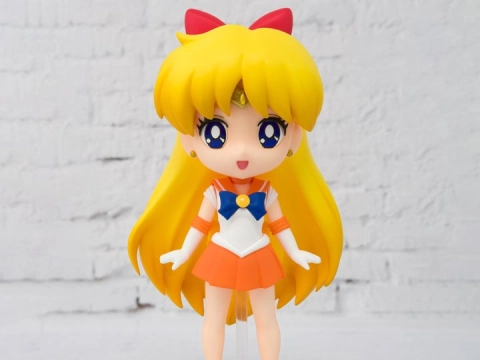 Sailor Moon Figuarts mini Sailor Venus (Reissue) by Bandai