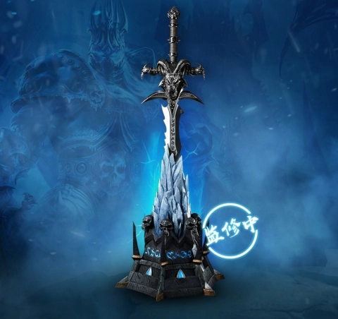 World of Warcraft: Wrath of the Lich King Frostmourne With Padestal 1/1 Scale by Blizzard