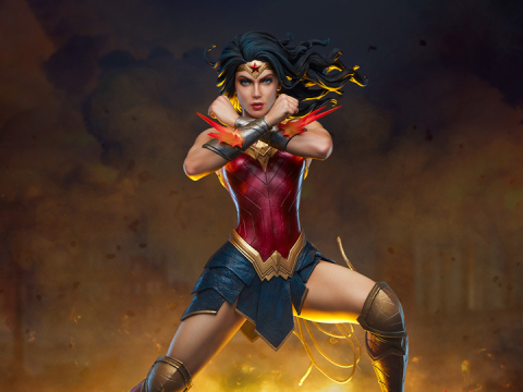 DC Comics Premium Format Wonder Woman: Saving the Day Statue By Sideshow