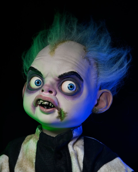 Beetlejuice Beetlejuice Life-Size Baby Beetlejuice 1:1 Prop Replica by Neca