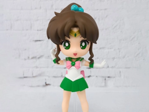 Sailor Moon Figuarts mini Sailor Jupiter (Reissue) by Bandai